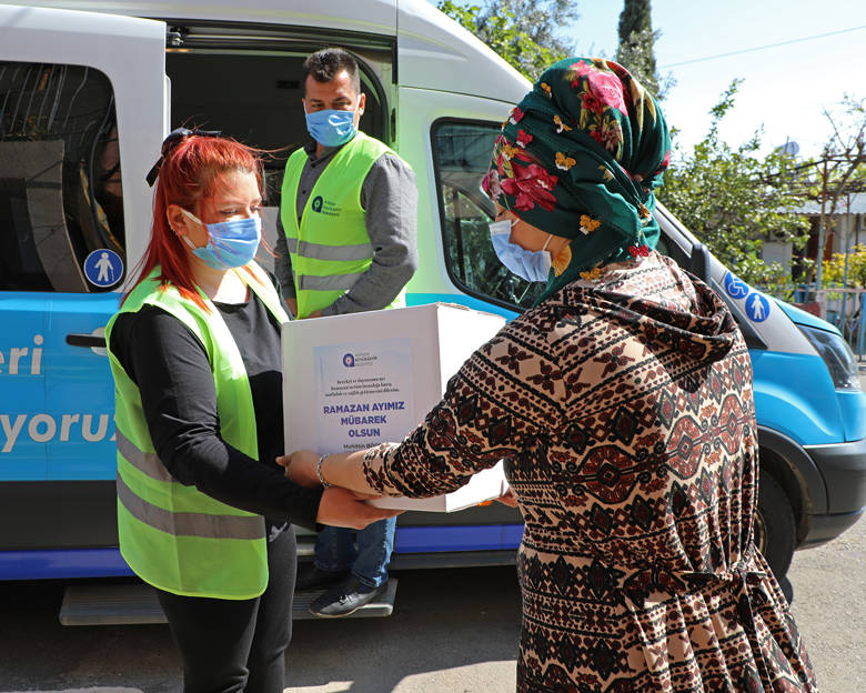 Büyükşehir, Ramazan gıda paketinin dağıtımına başladı