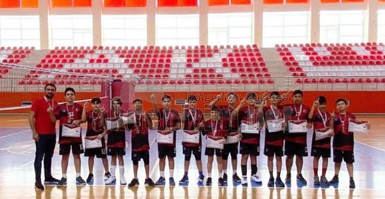 ÖHEP Yıldız Erkek Voleybol Takımı,bölge şampiyonu oldu