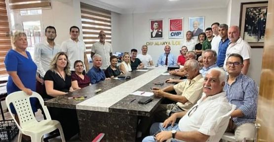 CHP Alanya İlçe Başkanı Bülent Kandemir görev dağılımını gerçekleştirdi.